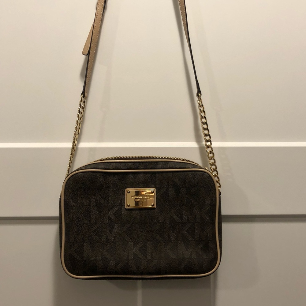 Michael Kors Signature Jet Set Camera Crossbody